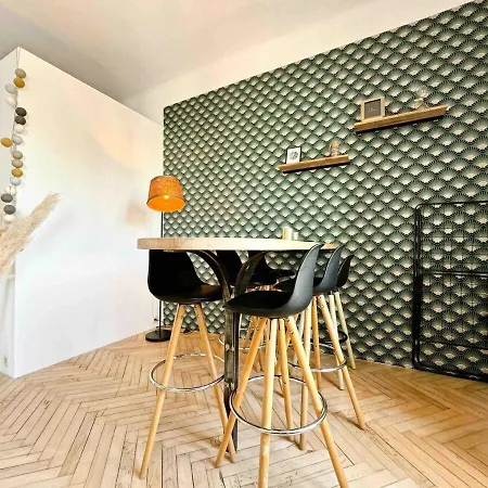 Apartment Le Mediterranee - 4 Pers - 200 M Des Plages Antibes